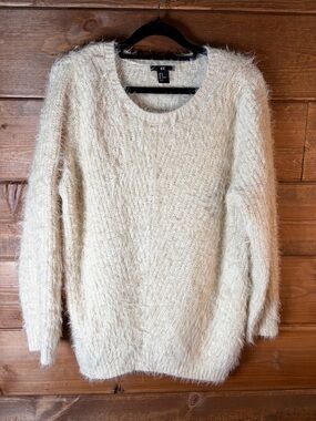 H&M Oversized Ivory Eyelash Fuzzy Crew Neck Sweater Medium
